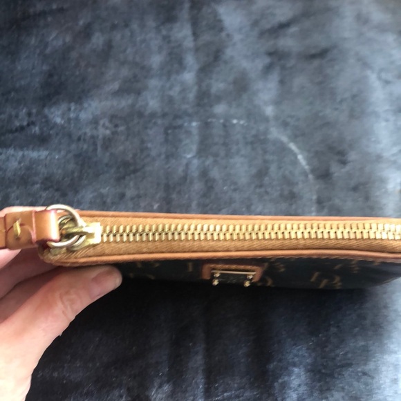 Dooney & Bourke Black and Tan Logo Coin Purse - Picture 2 of 9